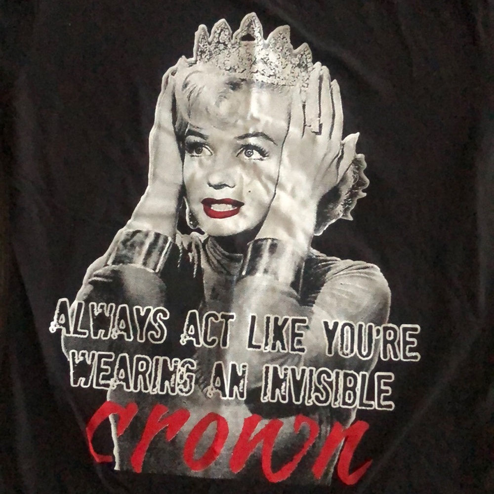 Black Marilyn Monroe graphic tee